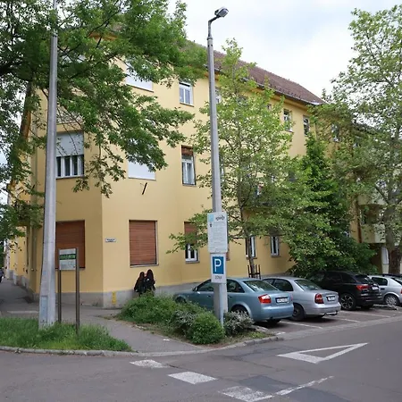 Vito Apartman Eger Buitenkant foto