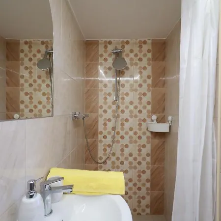 Vito Apartman Eger Buitenkant foto